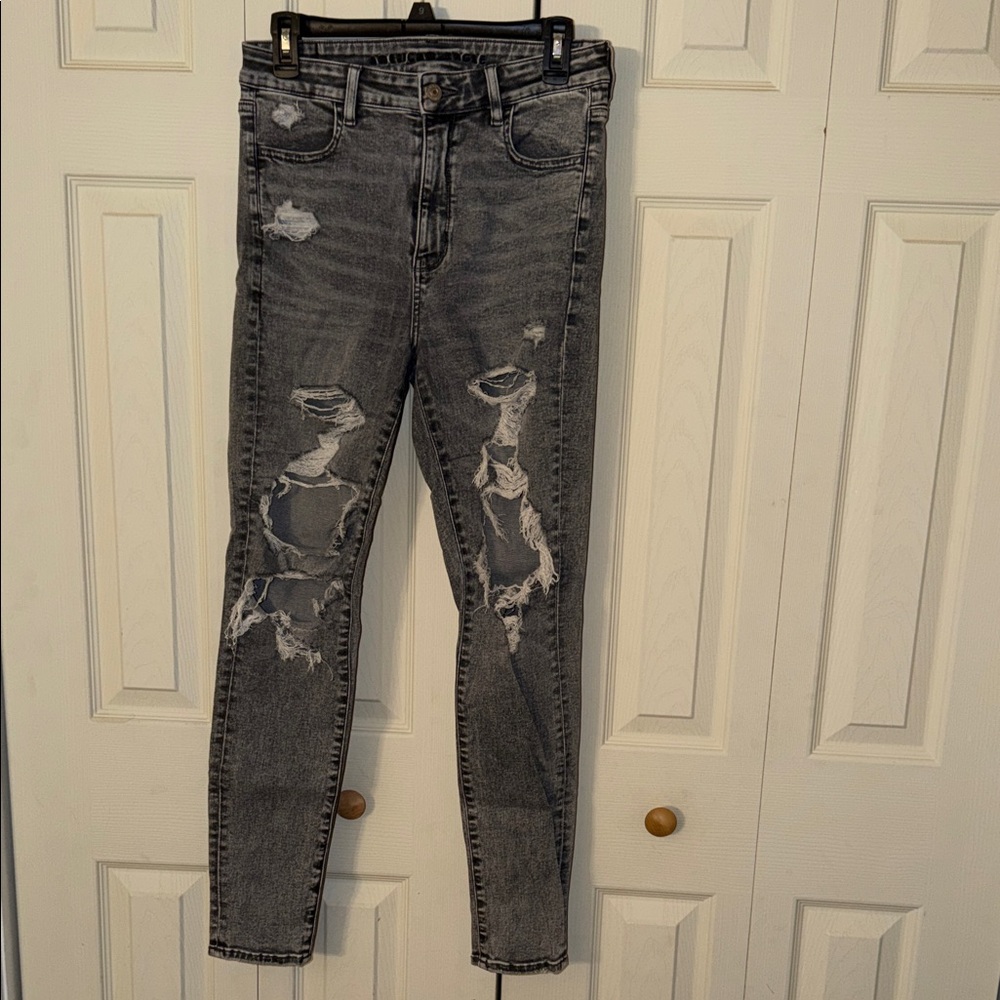 American Eagle Outfitters Gray Distressed Skinny Jeans